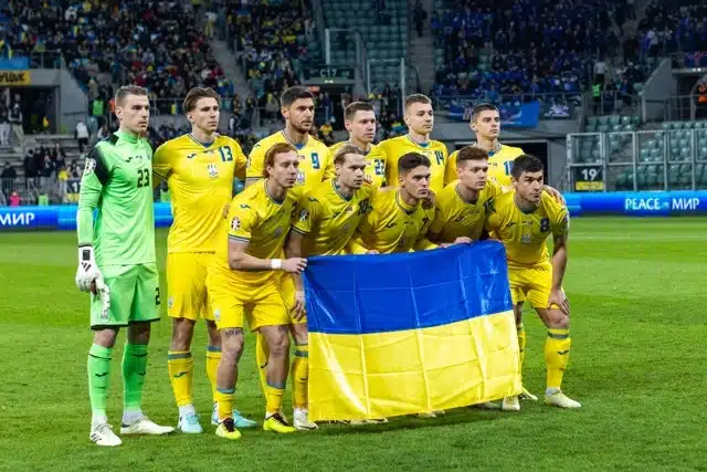 Ukraine players line up for the team photo prior to the UEFA EURO 2024 Play-Offs final match between Ukraine and Iceland