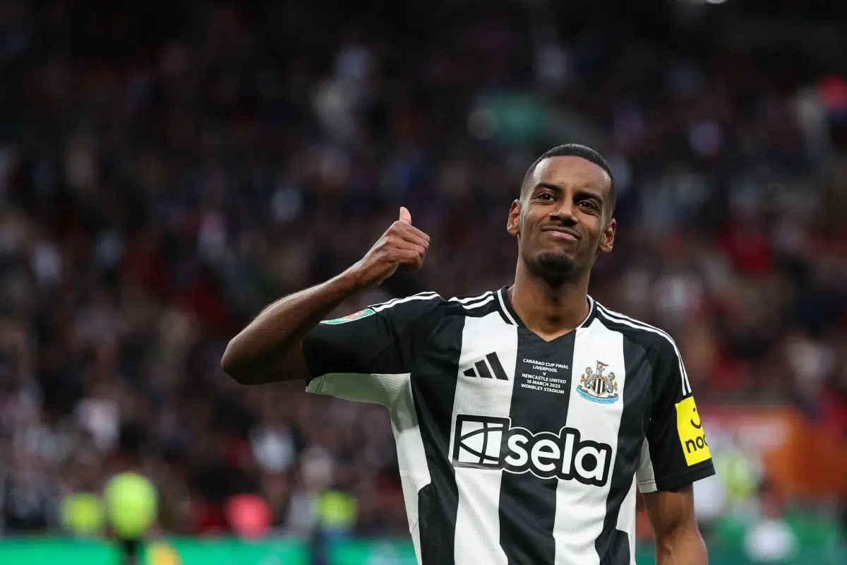 Alexander Isak of Newcastle United celebrates scoring his side's second goal during the EFL Carabao Cup Final between Liverpool FC and Newcastle United FC