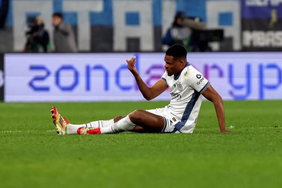 Inter Milan's Denzel Dumfries injured on the field during the Italian Serie A soccer match between Atalanta and Inter