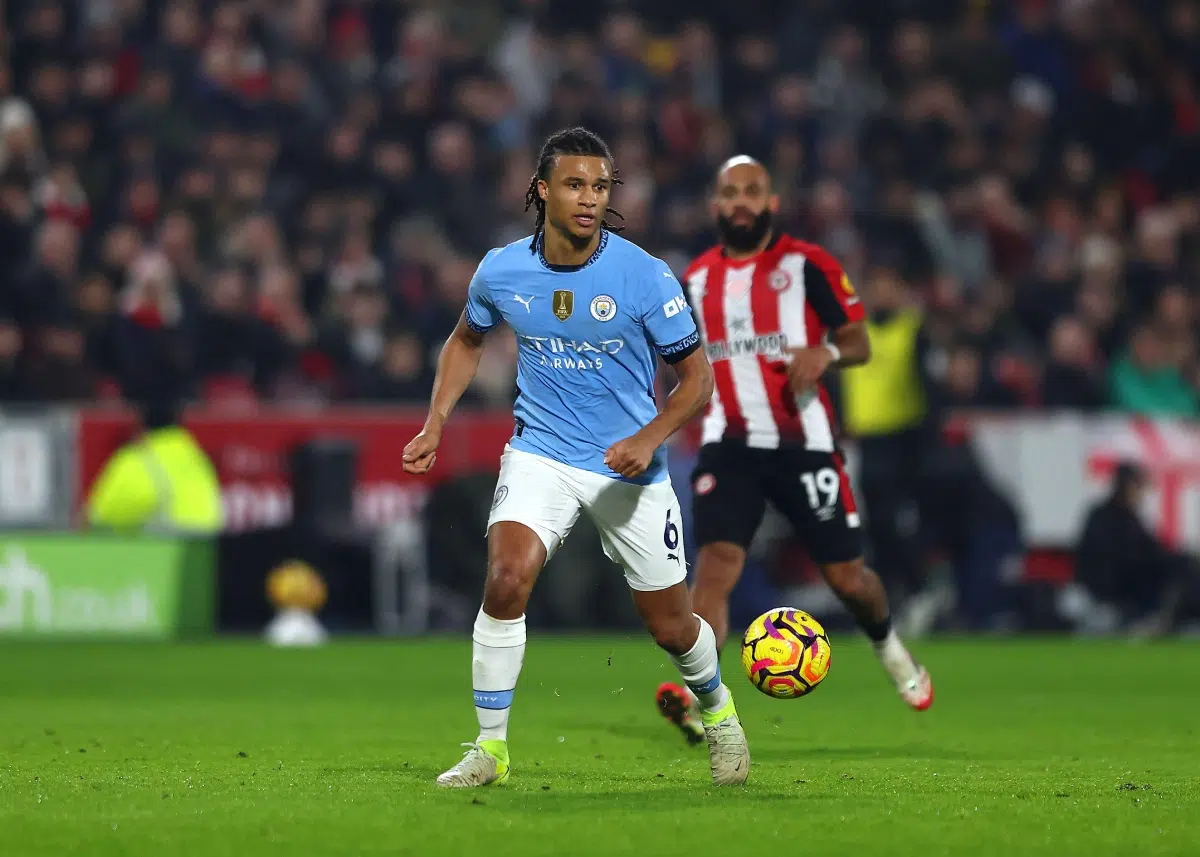 Premier League Football, Brentford versus Manchester City; Nathan Ake of Manchester City on the ball