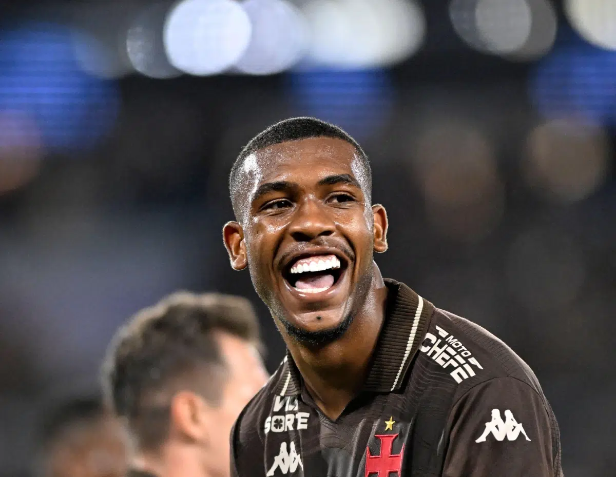 Rayan (Vasco) celebrates his goal during a match, October 2025