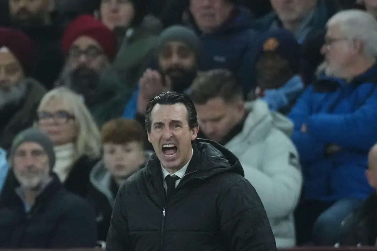 Aston Villa's head coach Unai Emery shouts during the English Premier League soccer match between Aston Villa and Everton, Jan. 18, 2026